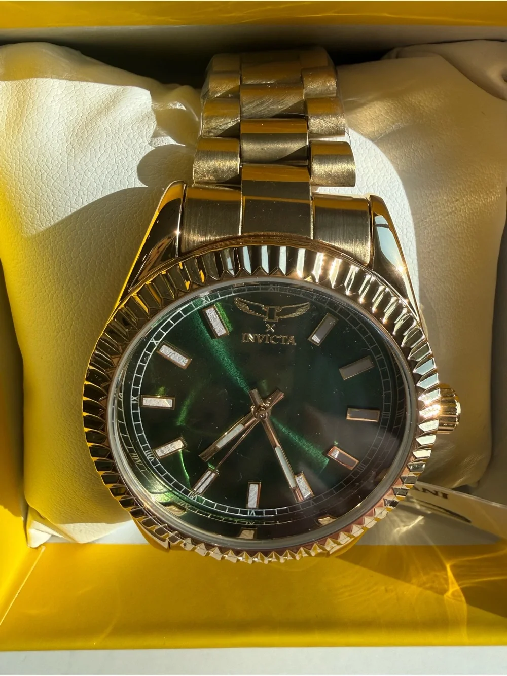 Invicta Men’s 40mm Gold Tone Watch Green Dial New in Box